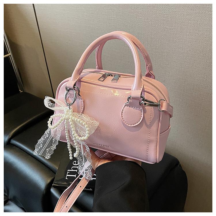 Crossbody bag women's bag new fashion shoulder portable bowling bag summer versatile niche pillow bag