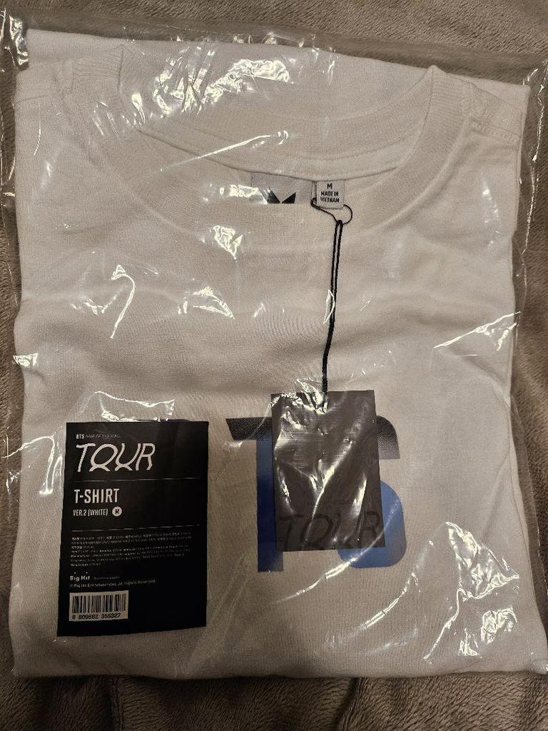 [USED] Medium size white BTS MAP OF THE SOUL TOUR T-shirt