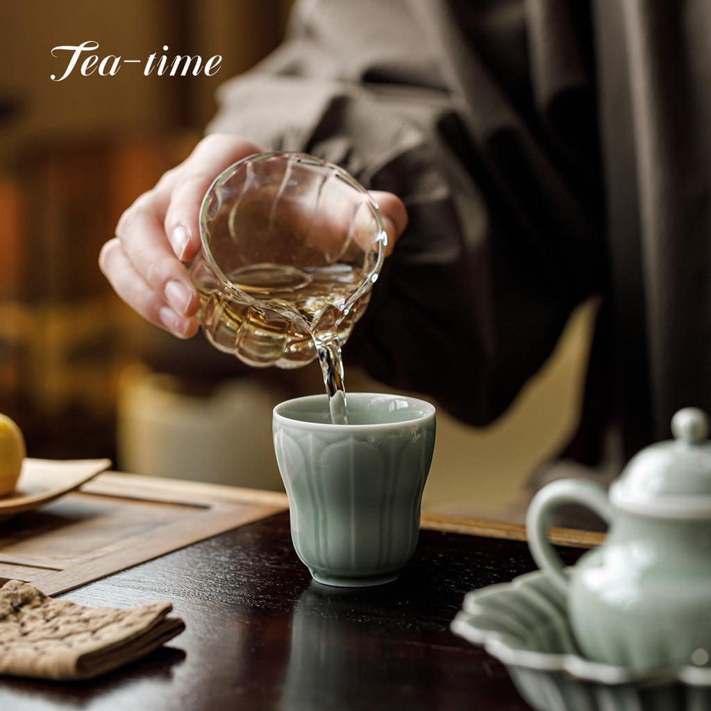 Yue Kiln Celadon Ceramic Tea Cup Vintage Handmade Relief Lotus Cups Tea Bowl Teacup Teacups Unusual Maker Jingde Town Puera Tool