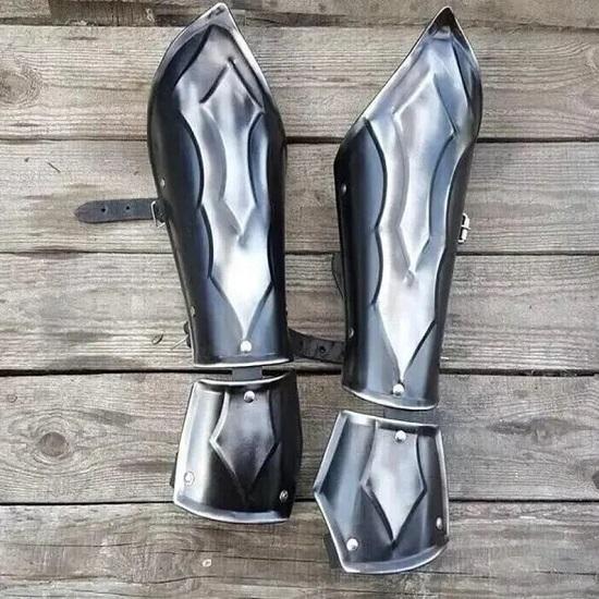 LARP Pair Of Blackened Steel Bracers Larp Armor Protective Hand Guards for Warriors Knight Armor Steel Bracers For Cosplay