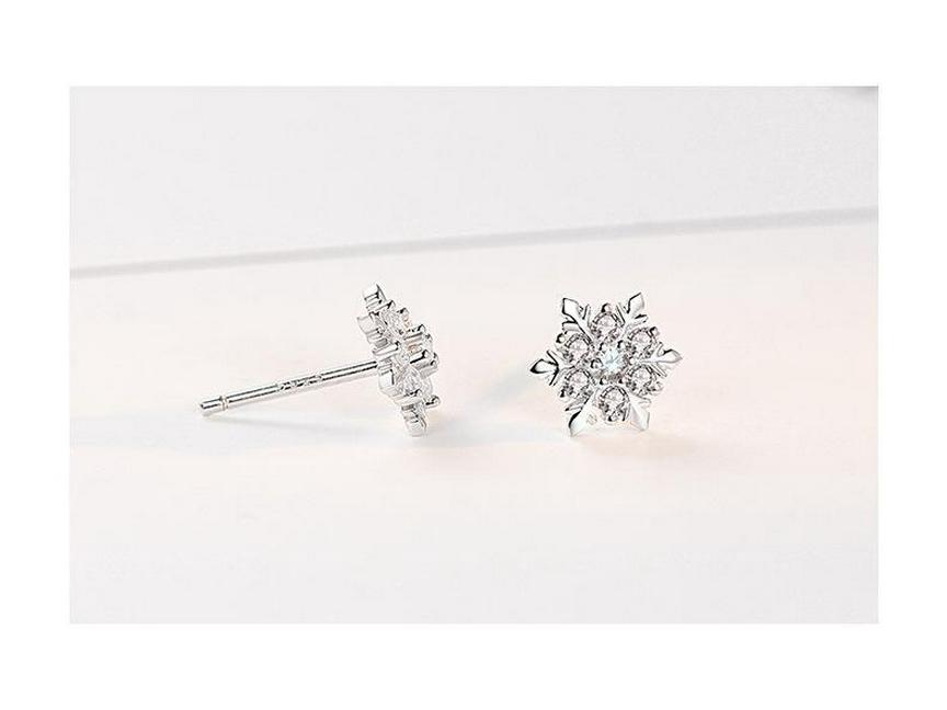 925 Sterling Silver Snowflake Stud Earrings - Elegant Korean Style, Perfect Christmas or Birthday Gift for Women