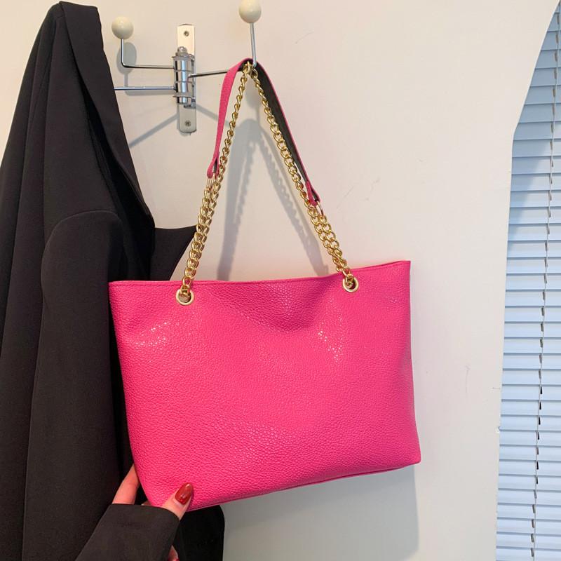 Stylish Large Tote Bag For Women With Chic Shoulder Strap Ideal For Casual Commuting