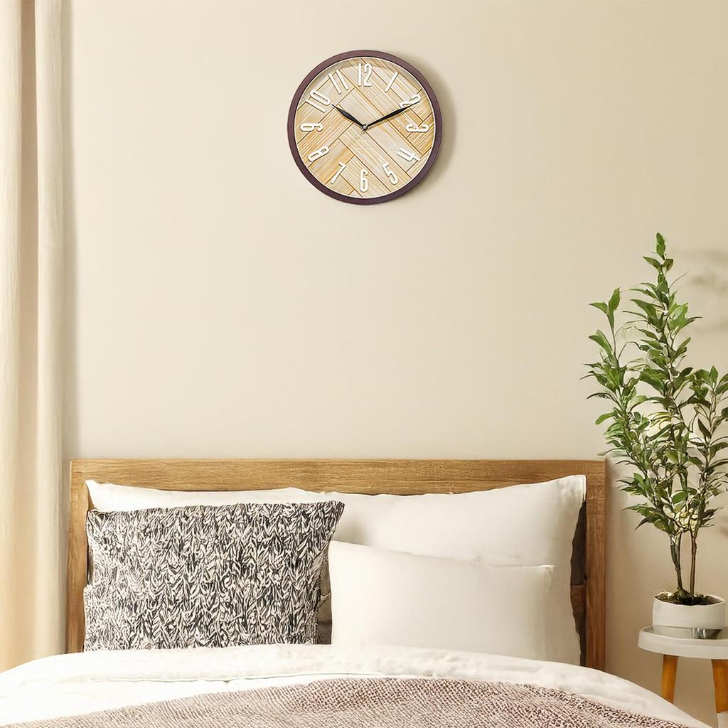Formia Wood Grain Modern Nighttime Second Hand Stop Interior Clock Radio-Controlled Clock, Silent, Finish, 30.9cm Diameter, Brown, Scandinavian/Cafe
