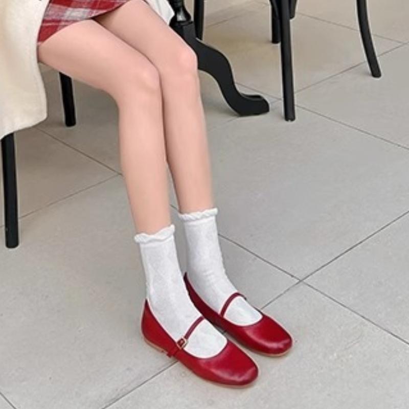 

Мода 2025 Новые Ретро Женские Балетки Модные Туфли с Квадратным Носком Женские Повседневные Легкие и Удобные Кожаные Туфли Высокого Качества 35 красный