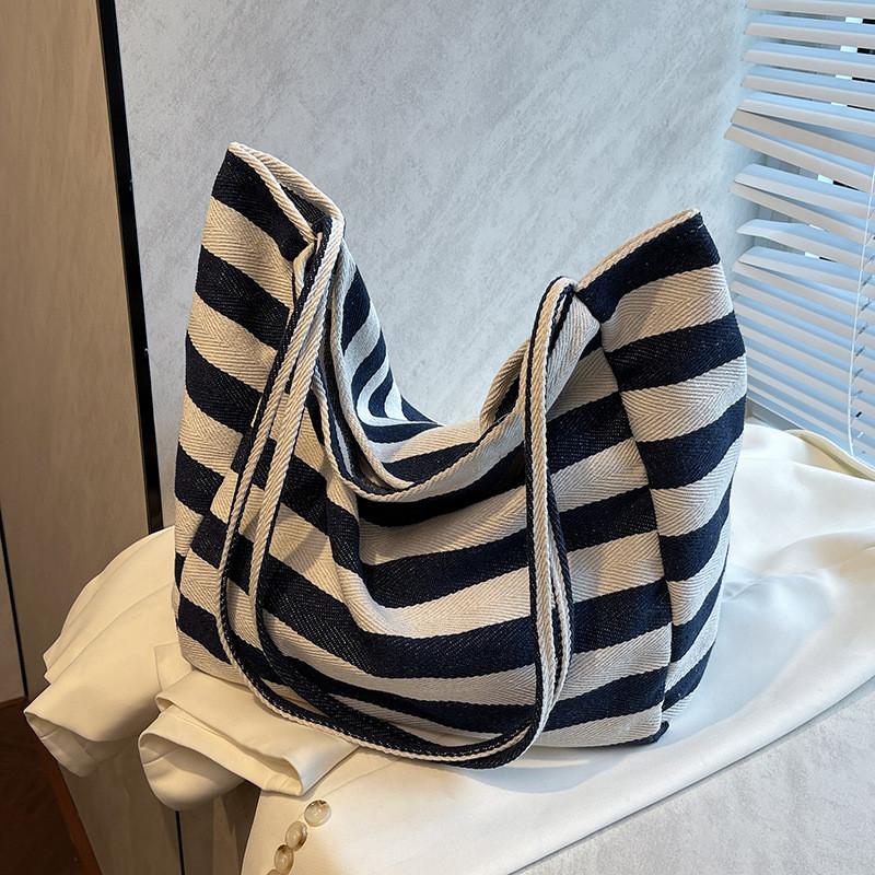 Trendy Urban Striped Shoulder Bag With Spacious Capacity For Effortless Style