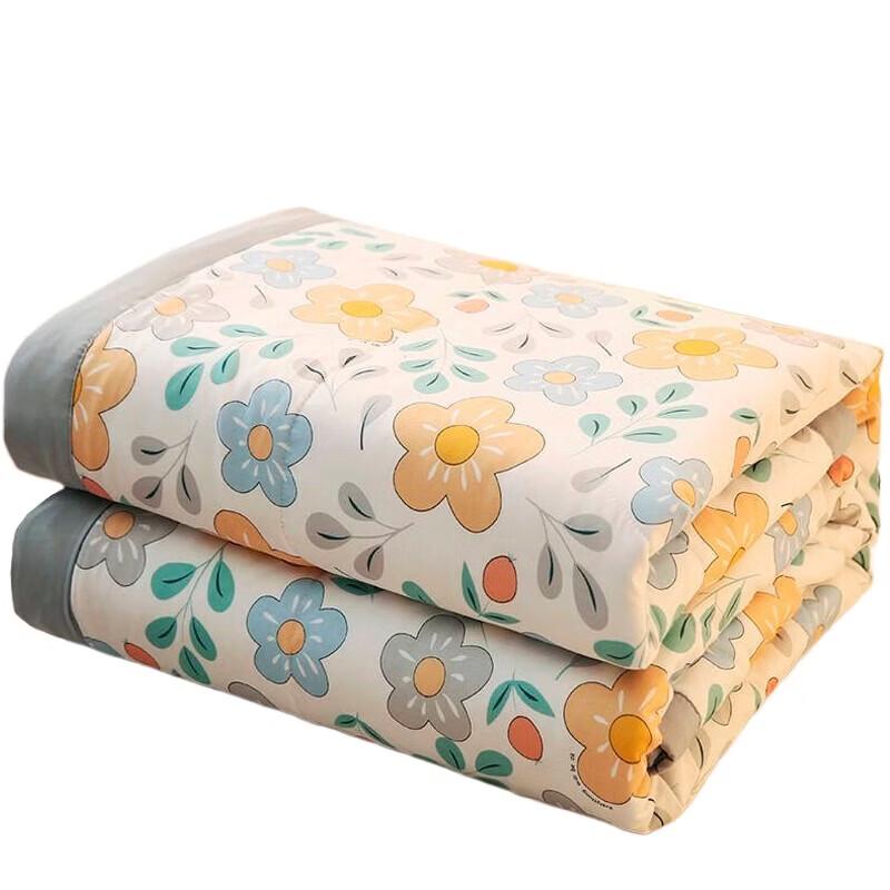 Playboy Washed All-Season Quilt