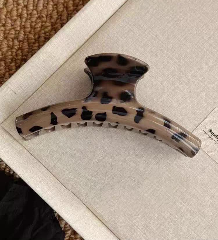 2025 Leopard Print High-End Large Shark Hair Clip for Women