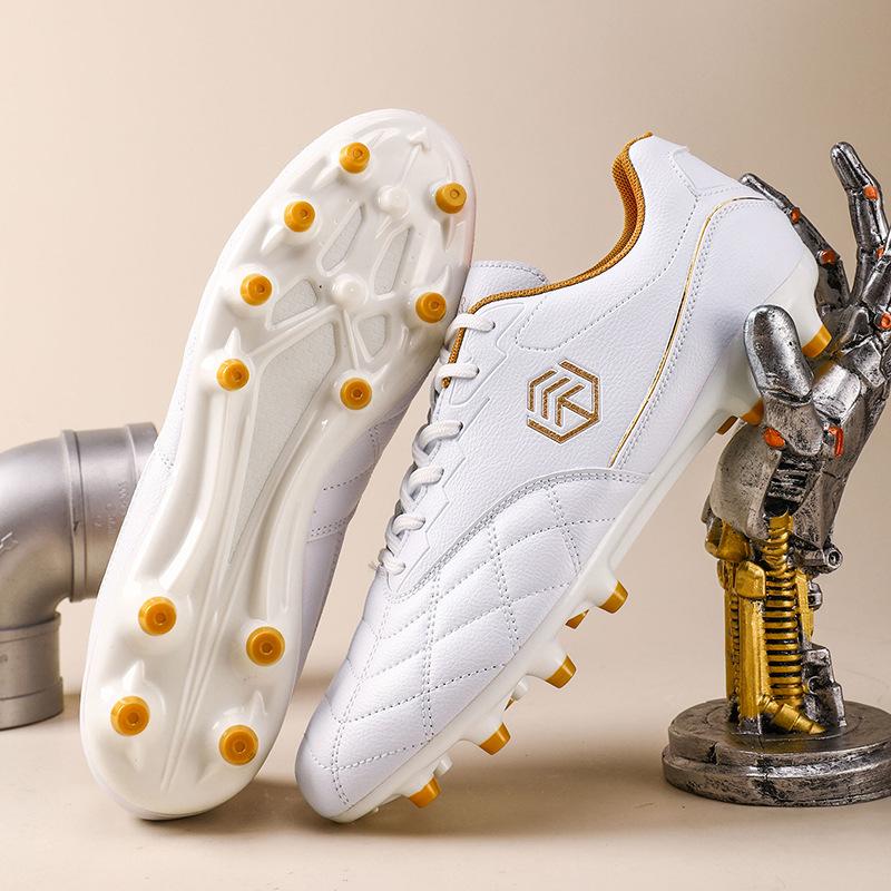 New Children's Outdoor Primary and Secondary School Students Broken Nail Football Shoes, Youth Principal Nail Football Shoes