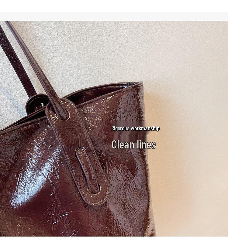 High-End Autumn Leather Tote Bag: Large Capacity, Simple Design Shoulder Bag for Commuting