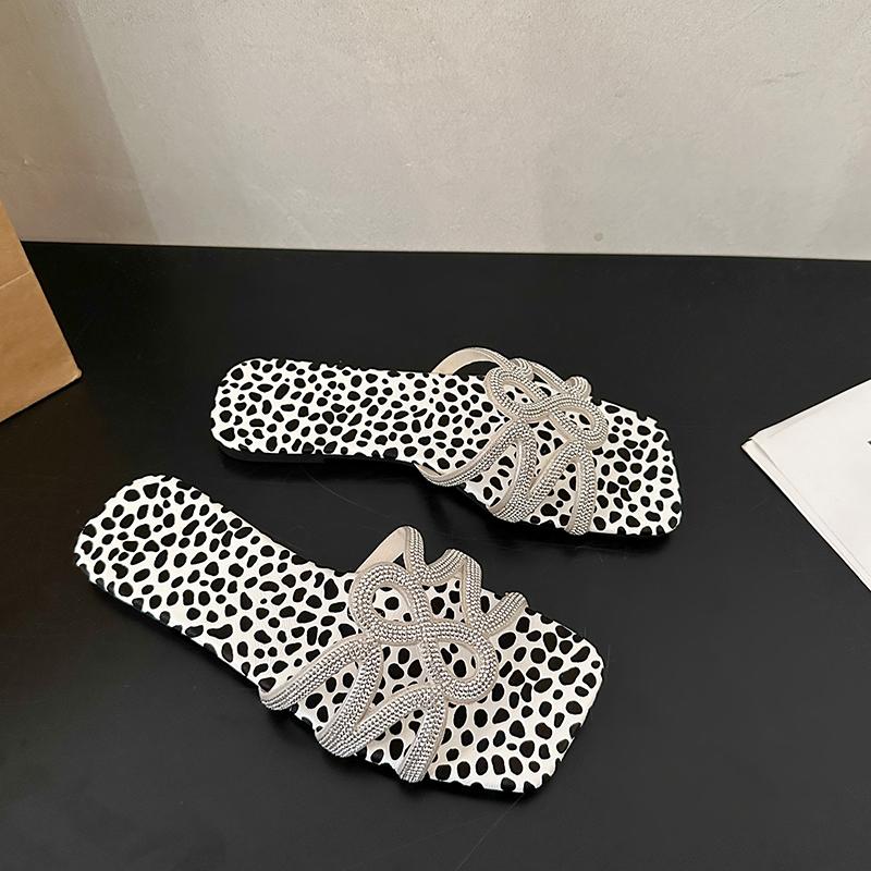 Summer Women's Slippers Flat with Sexy High Quality Flat with Casual Comfortable Non-slip Square Head Ladies Beach Slippers