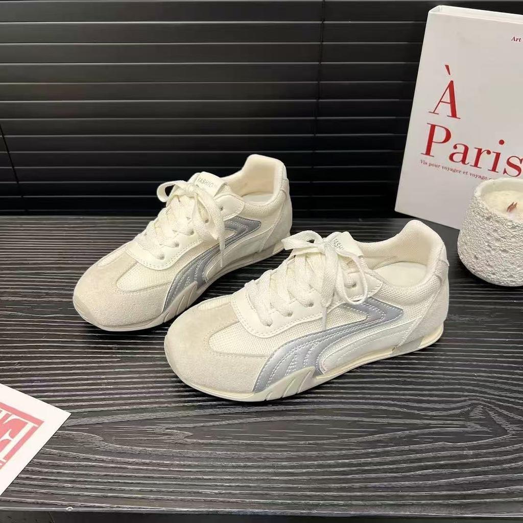 Retro German Training Shoes Women's 2026 New Lace-up Soft-soled Sports Shoes Are Comfortable and Versatile, Lightweight, Round Head Casual Shoes