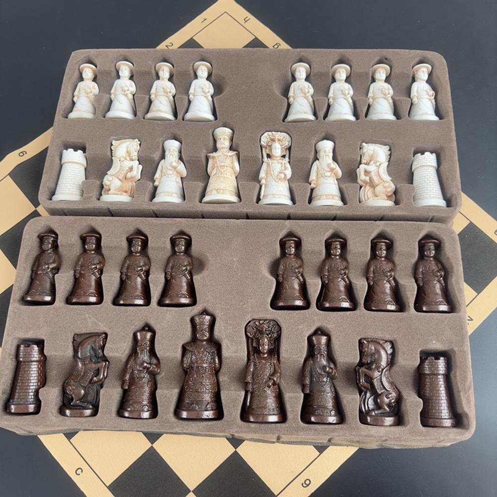 Großes Vintage Schach 3D Qing Armee Figuren Schachbrett aus Leder Gips + Harz Figuren Spielbox 40*19Cm/15,7*7,5 Zoll