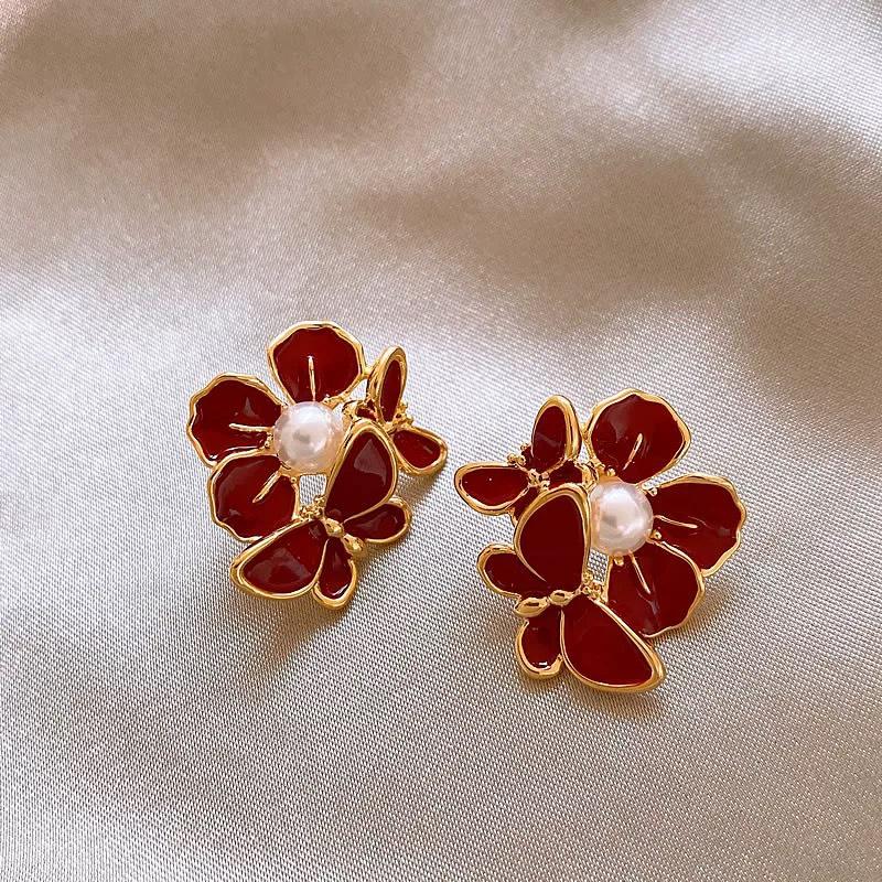 Luxury Silver Diamond-Inlaid Red Flower Pearl Stud Earrings: Elegant Design with a Fashionable Flair