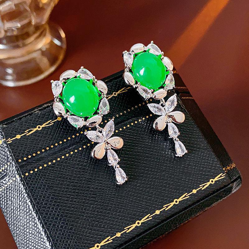 "Retro Silver Needle Irregular Pearl French Earrings - Niche Design and Fashionable"