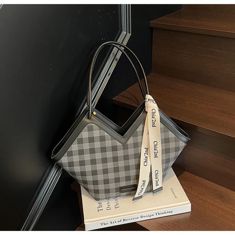 Shoulder Bag Women's Summer New Trendy Fashion Sense Large Capacity Commuter Tote Bag Underarm Bag Women