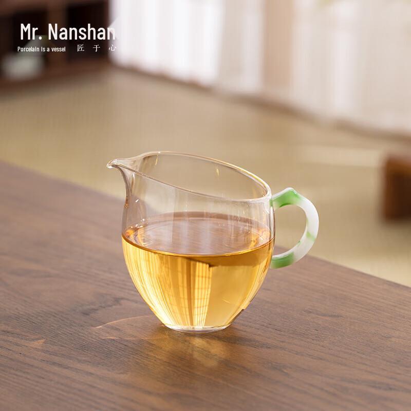 

Chinese Glass Tea Fair Cup with Handle