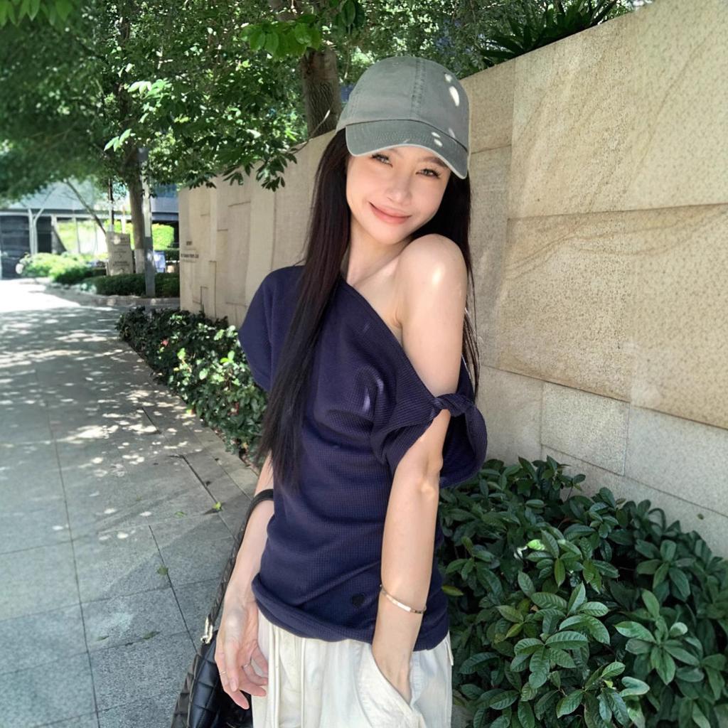 Waffle Off-shoulder Short-sleeved Slim T-shirt for Women In Summer Casual and Slim Temperament Irregular Versatile Top