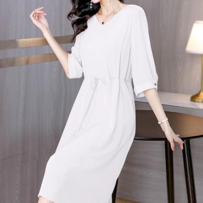 Elegant Plus Size V-Neck Mulberry Silk Dress - Age-Reducing & Slimming