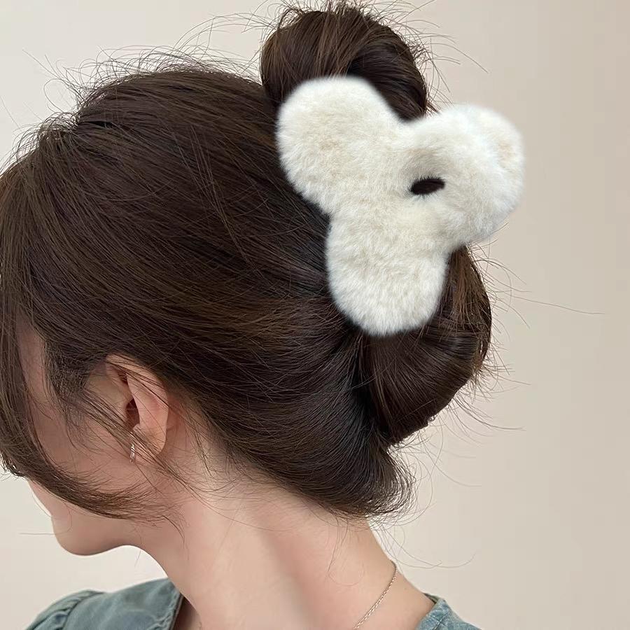 AWAYTR Plush Cross Hair Claws Cute Hair Clips Crab For Women Girl Gift Hair Accessories Valentine Headwear
