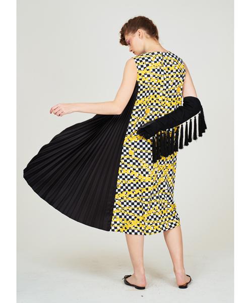 Greedius Checkerboard Chain One-Side Pleated Dress
