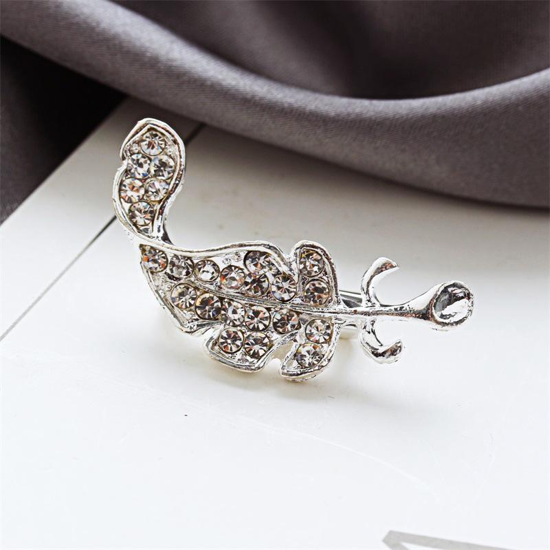 All -Match Exquisite High -End Small Jewelry Sweet Rhinestone Leaf Brooch Unisex Pin