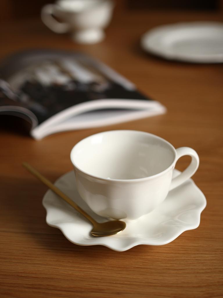 Plates Nordic Minimalist White Ceramic Coffee Cups Small Capacity 200ml Dessert Mug Exquisite Ceramic Tableware Tea Cups