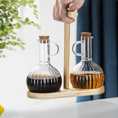 Hitzebeständige Borosilikatglas-Ölflasche mit Korken, gestreiftes Design für Sojasauce & Essig.