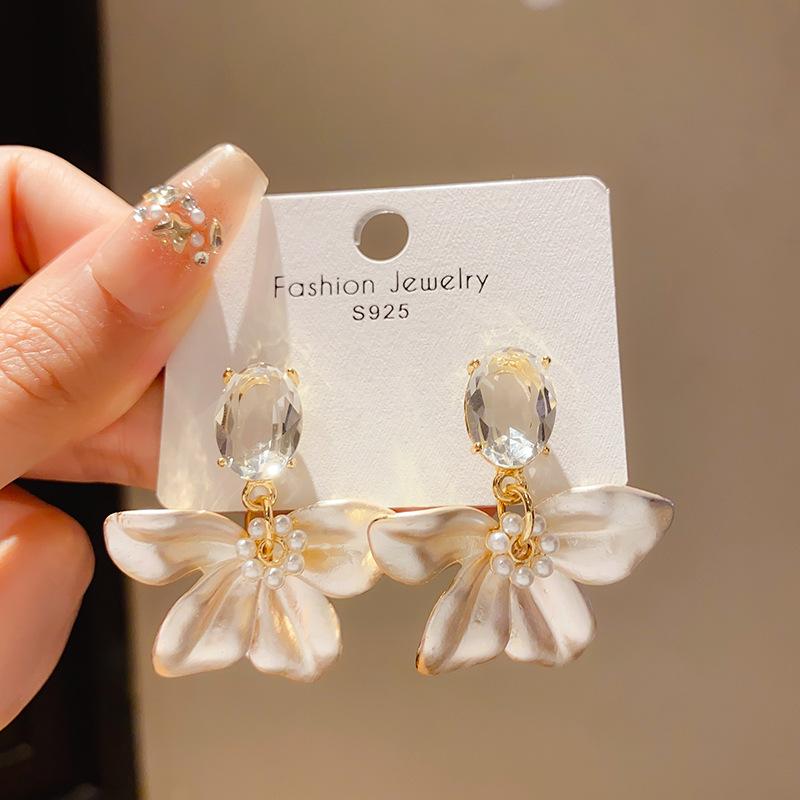 Silver Needle Sweet Diamond Imitation Pearl Flower Earrings French Retro Niche Temperament Earrings Women