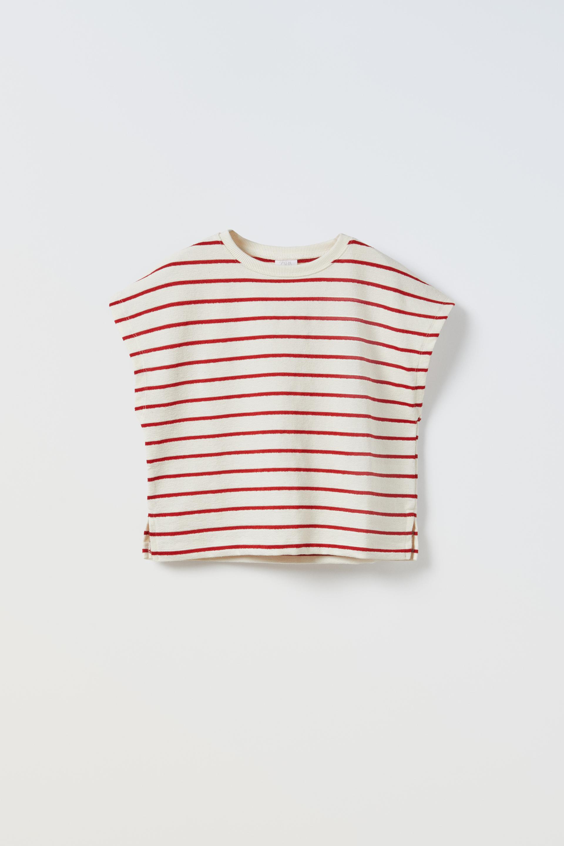 

ПОЛОСКАЯ ФУТБОЛКА