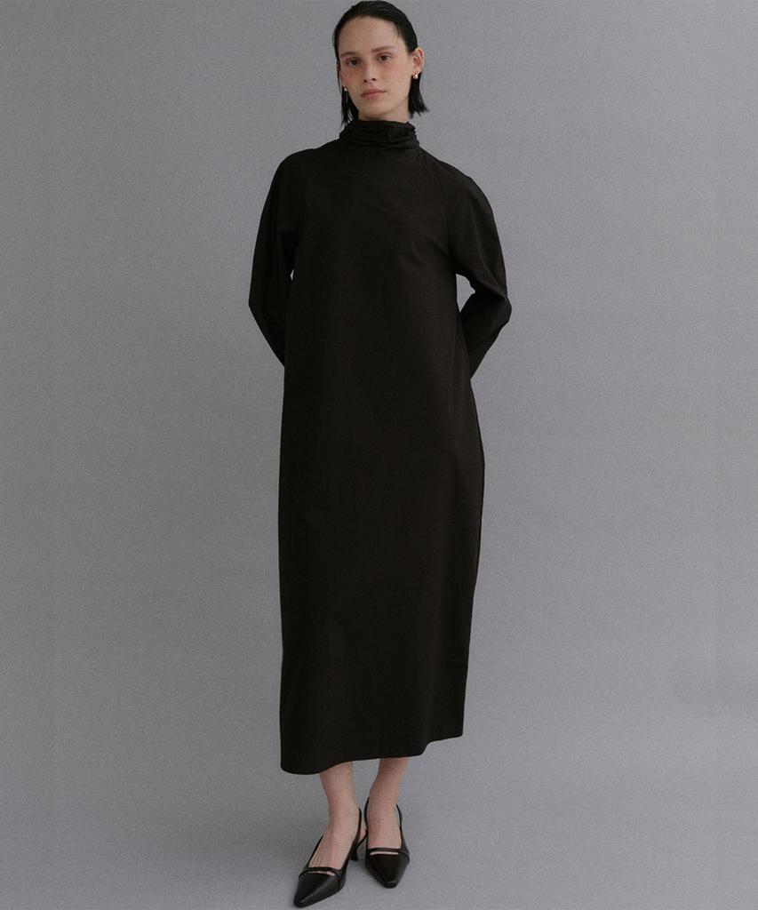 Beiodeu High-Neck Shirring Tie Dress_Black