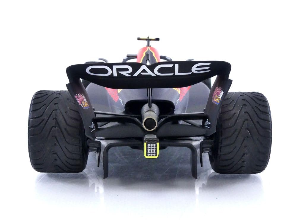 Minichamps Oracle Red Bull Racing Japanese GP RB18#11 2022-118