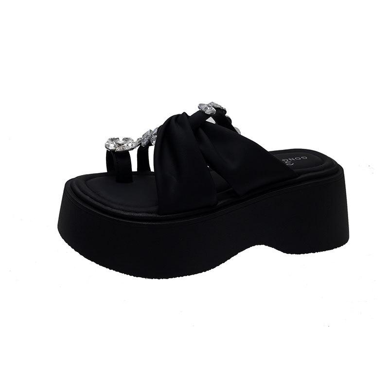 Rhinestone cover toe cool slippers women wear in summer 2025 new fairy wind heightened thick-soled beach with skirt sandals