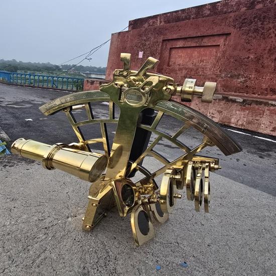 Handcrafted Brass Nautical Sextant Maritime Instrument 22.86 Cm Fathers Day Christmas Birthday Wedding Anniversary Gift Home Office Decor