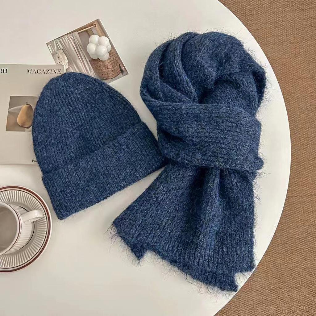 Red Wool Scarf and Hat Set: Cozy Knit for Autumn & Winter
