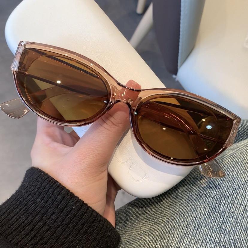 High-End Retro Cat Eye Sunglasses for Square & Round Faces