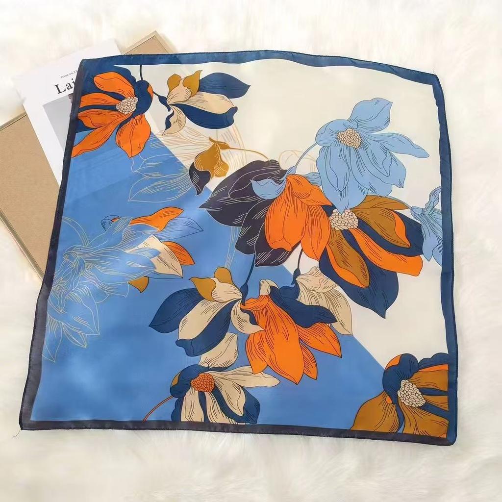 Foulard Quadrato in Seta Stampa Moda Lusso 70*70Cm Fascia Morbida in Raso per Capelli Foulard Cravatta Fascia per Capelli Femminile Foulard Nastro per Borsa