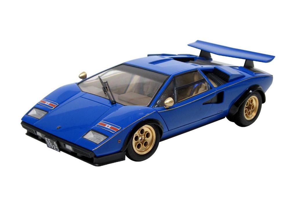Aoshima Bunka Kyozai 1/24 Supercar No.05 Wolf Countach Version 2