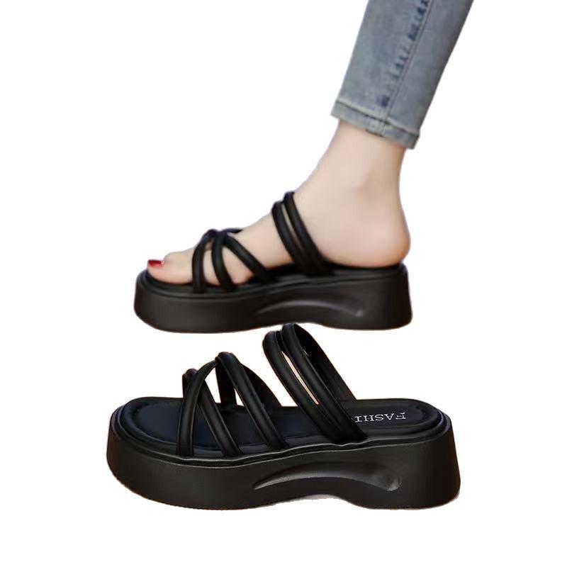 French open-toed slippers with thin straps for women's summer wear 2025 new silver versatile fashion muffin bottom cool slippers