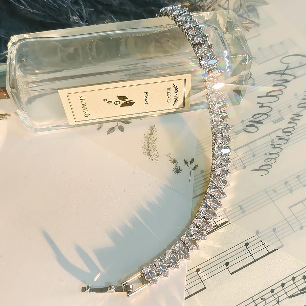 Marquise-Cut Pave Zircon Bracelet: Unique Design Valentine's Day Commemorative Gift S8256.