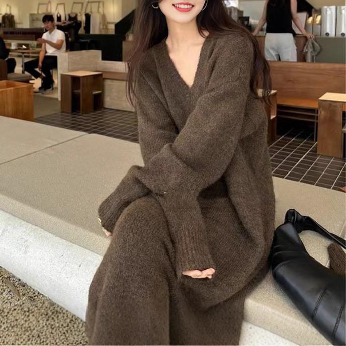 Simple and versatile knitted dress for women's autumn and winter new loose and lazy style with coat backing sweater long dress