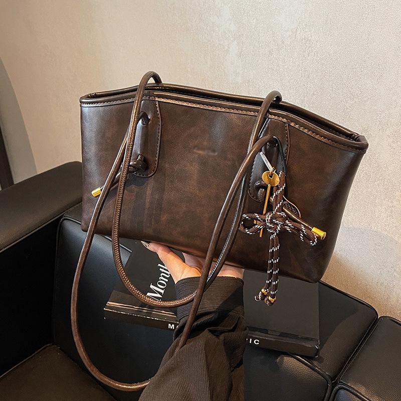 2024 Autumn/Winter Women's High-End Retro Large Capacity Shoulder Tote Handbag