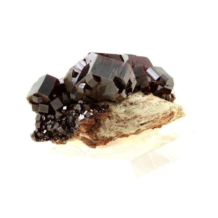 Pierres et Minéraux. Vanadinite. 527.0 ct. Mibladen Mining District, Midelt, Maroc.