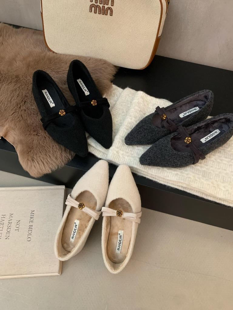 2025 autumn new pointed head with bow inner height commuting temperament women's single shoes