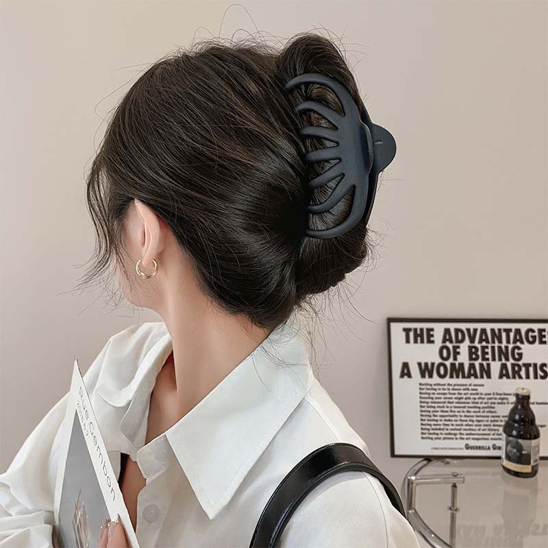 Korean Solid Color Large Hair Claw For Women Girls Elegant Acrylic Hairpins Barrette Crab Hair Clips Headwear Hair Accessories