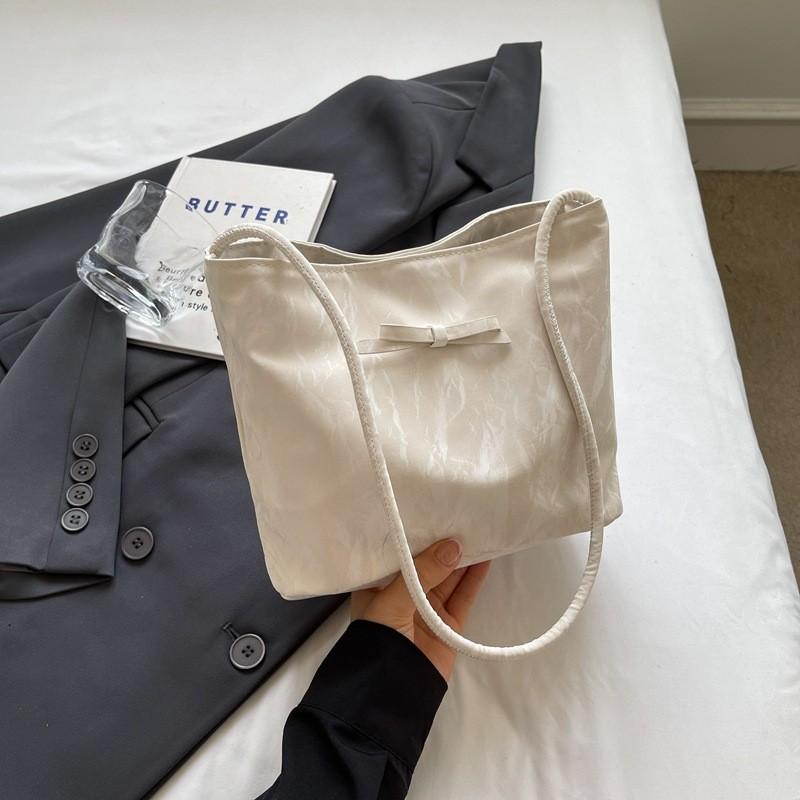 Stylish And Spacious 2024 Korean Version Tote Bag For Women In Versatile Colors