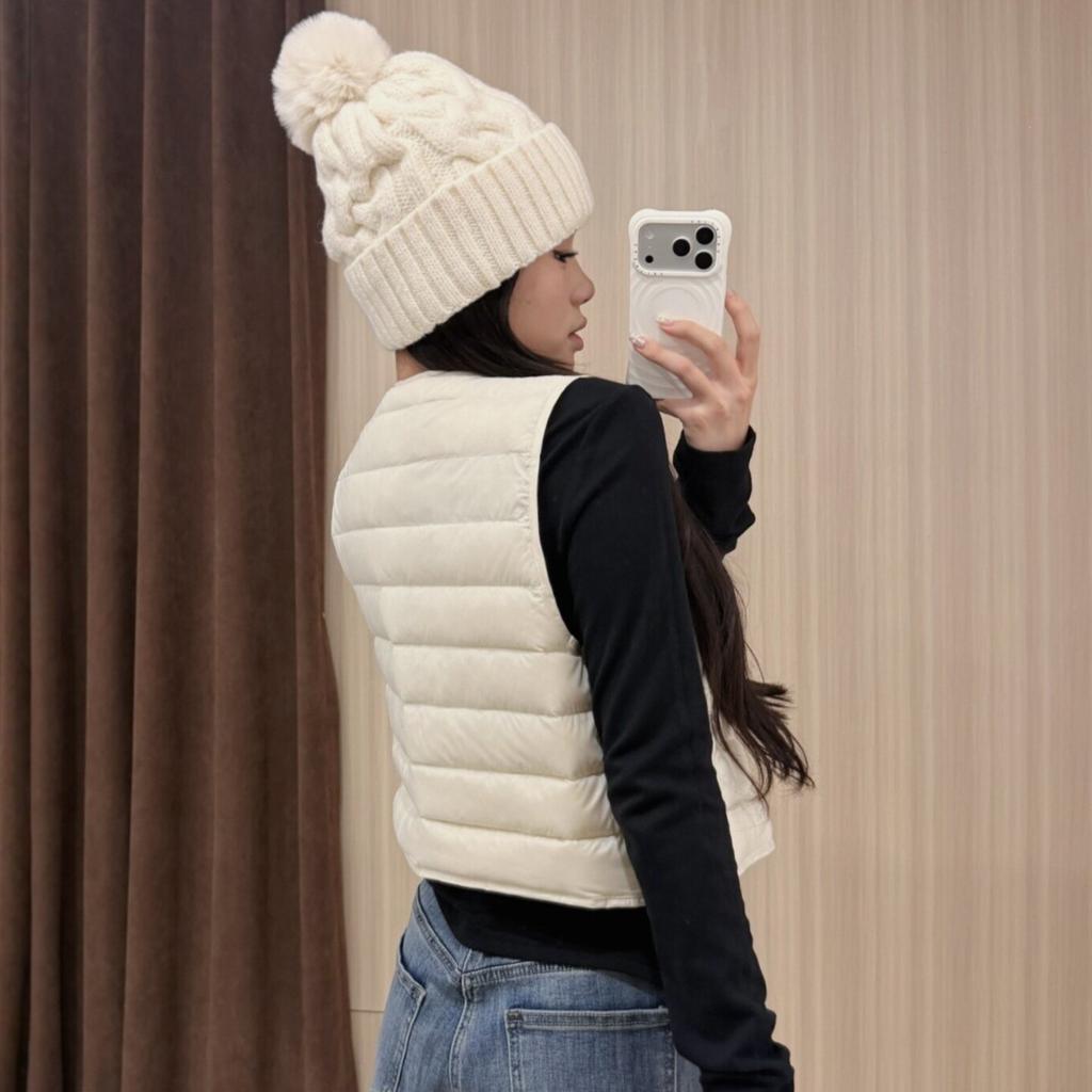 White goose down~ Popular slim-fitting and thin short down vest women's V-neck light and thin stacked down vest liner