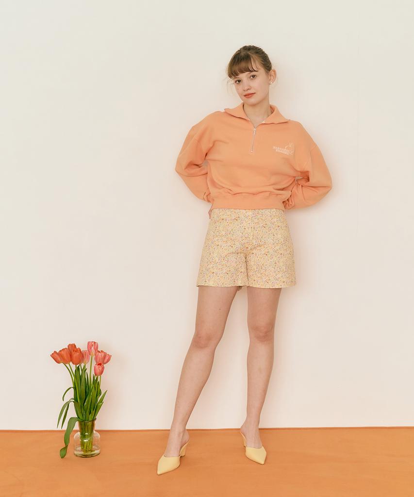 MARGARIN FINGERS Painting Flower Bermuda Pants (Light Orange)