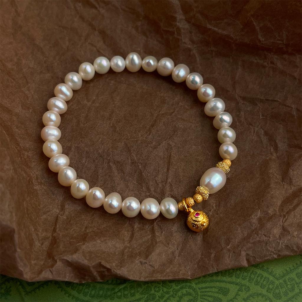 Ba Ba Pot Freshwater Pearl and Zircon Bracelet: Niche, Stylish, Luxurious Jewelry for Besties.