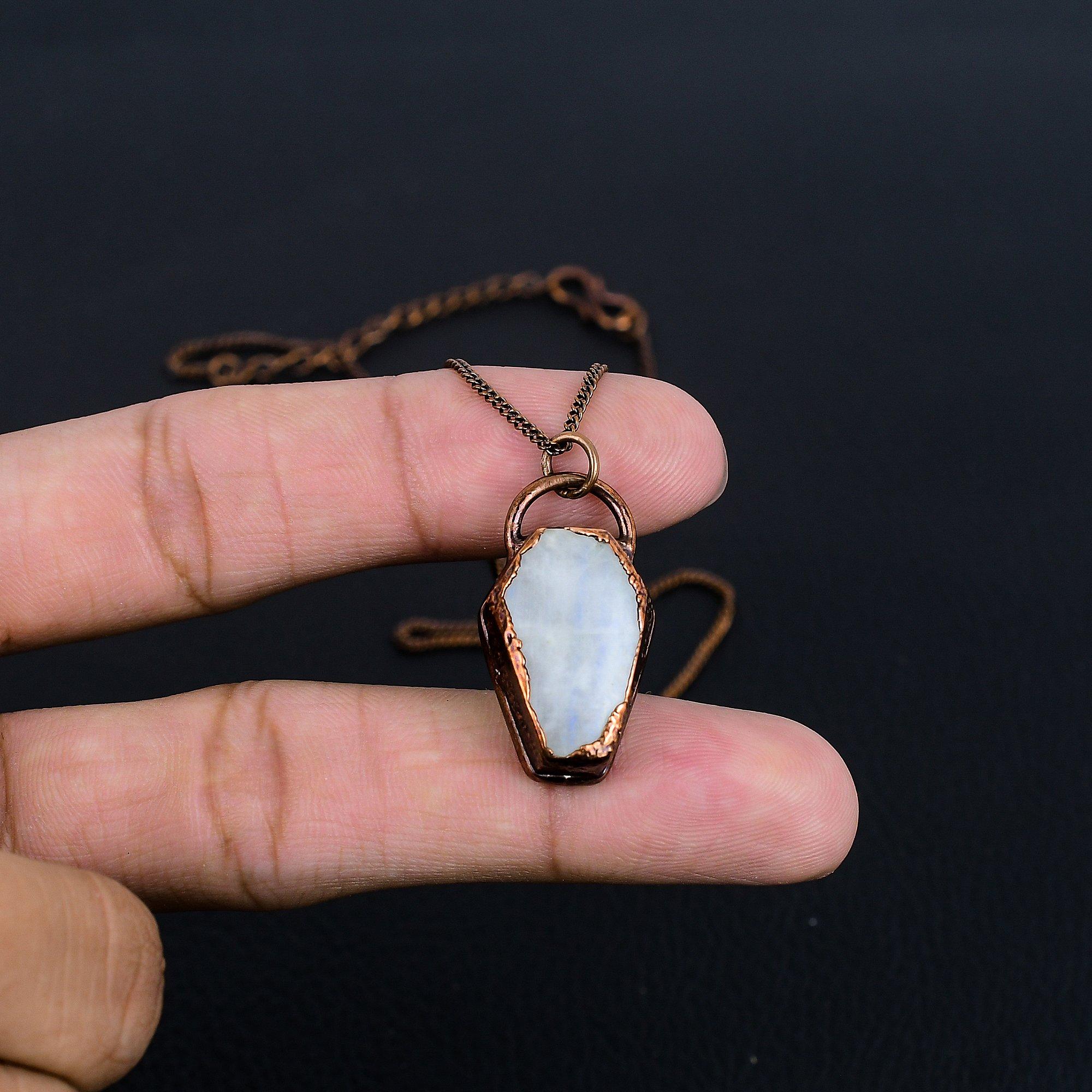 

Кулон из радужного лунного камня, Ювелирные изделия из драгоценных камней, Медный гальванопластический кулон, Красивый кулон ручной работы 2.55 Inches