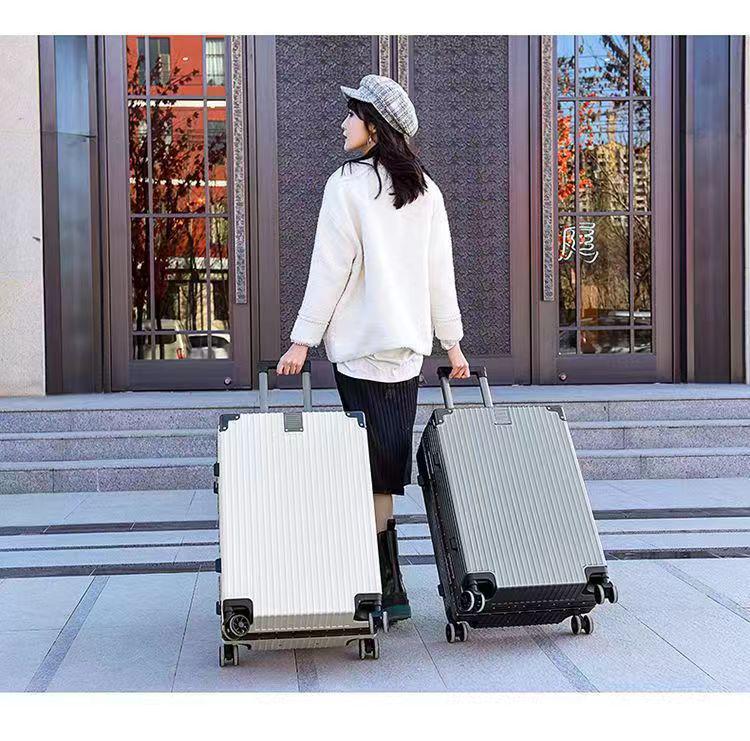 24" Large Capacity Aluminum Frame Travel Suitcase with Pull-handle and Universal Wheels for Students and Tourists